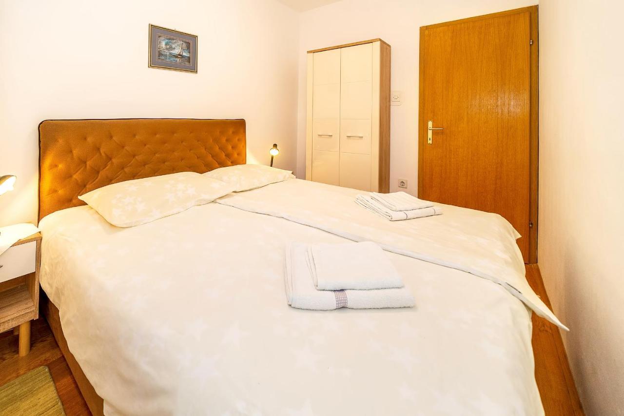 Apartments Jurina 2 Krk Town Bagian luar foto