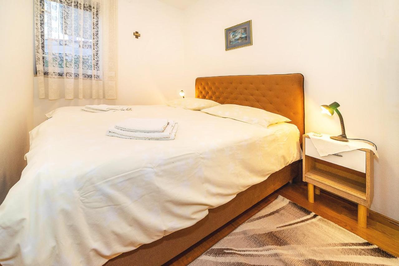 Apartments Jurina 2 Krk Town Bagian luar foto
