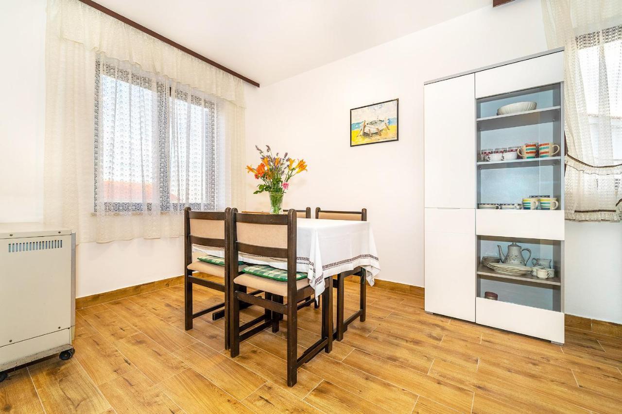 Apartments Jurina 2 Krk Town Bagian luar foto