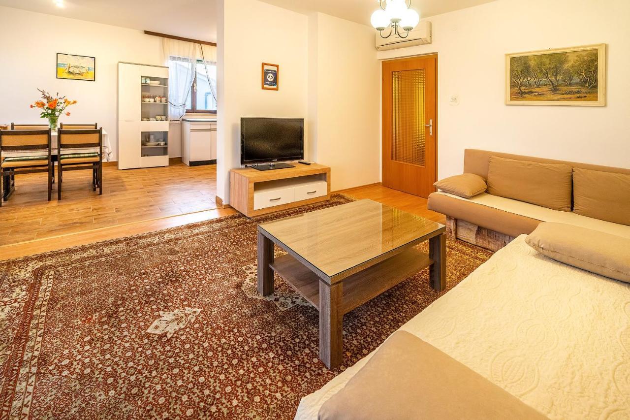 Apartments Jurina 2 Krk Town Bagian luar foto
